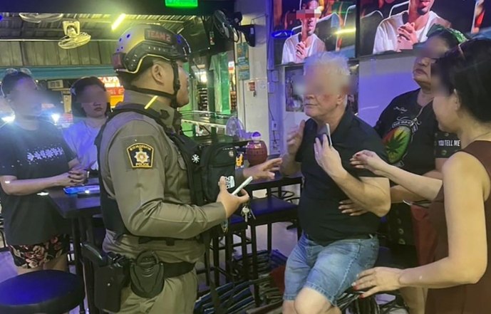 Турист из Австралии пострадал в драке, полиция оперативно задержала подозреваемого.