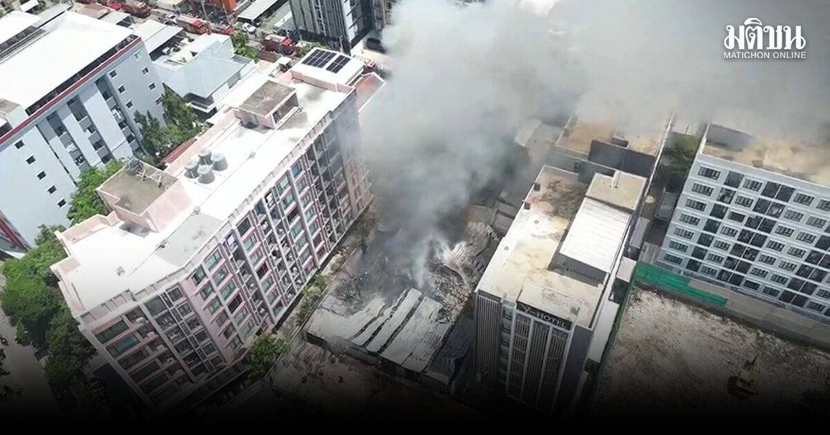 Во дворе автосервиса на улице Рачада-Пиесак в Бангкоке произошел серьезный пожар
